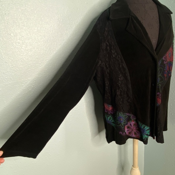 Choices Plus Size Retro Black Blouse - Picture 6 of 10